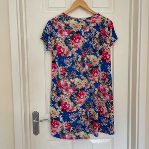 Floral shift dress! So comfy + cute for summer!